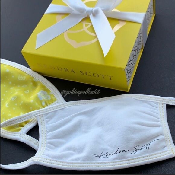 LTD Edition Kendra Scott Face Mask Set of 2 - Picture 4 of 6